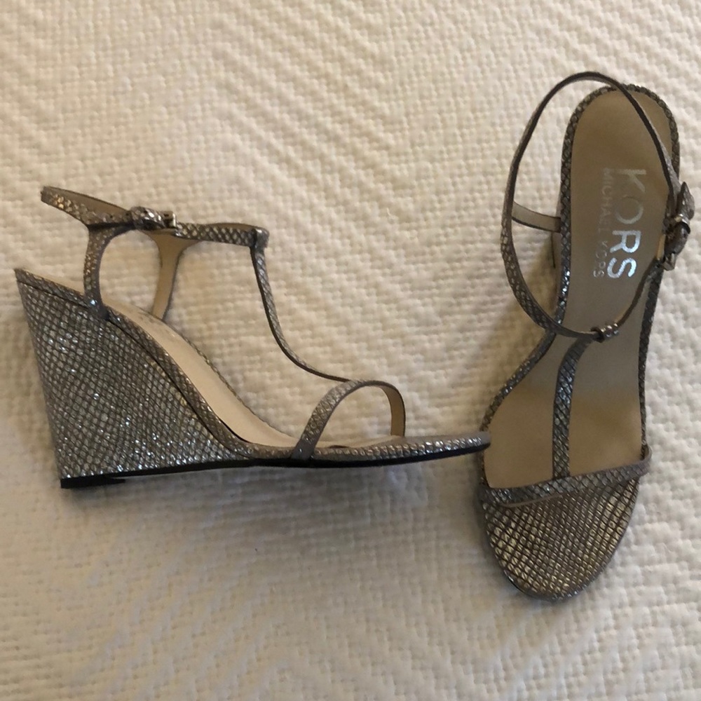 Gently Worn Wedge - image 2